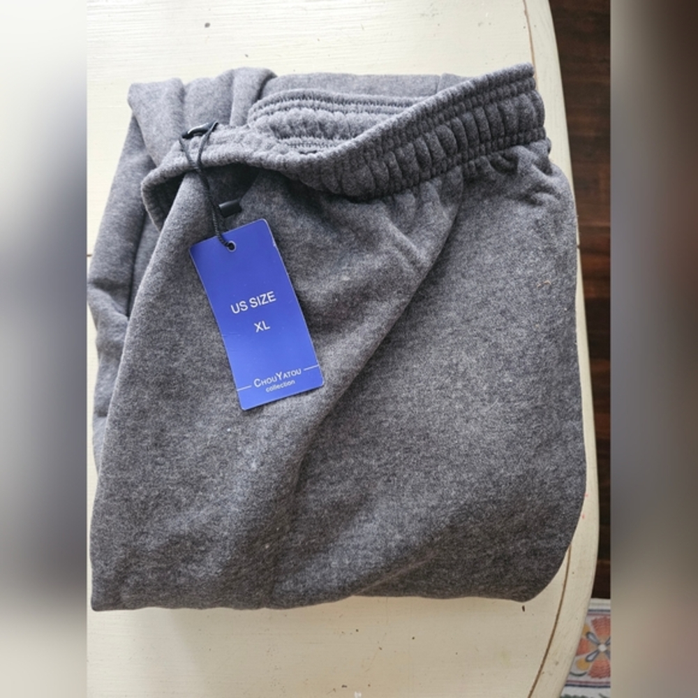Size XL womens gray sweatpants never worn